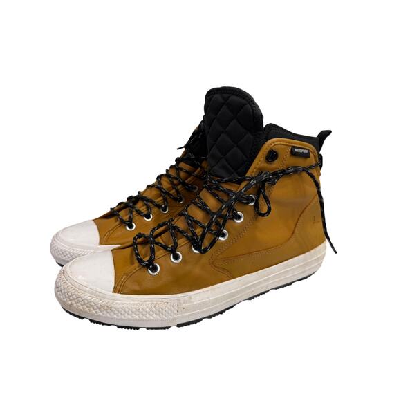 Converse Chuck Taylor Men’s High boot Size 12 # box M935 main image 10